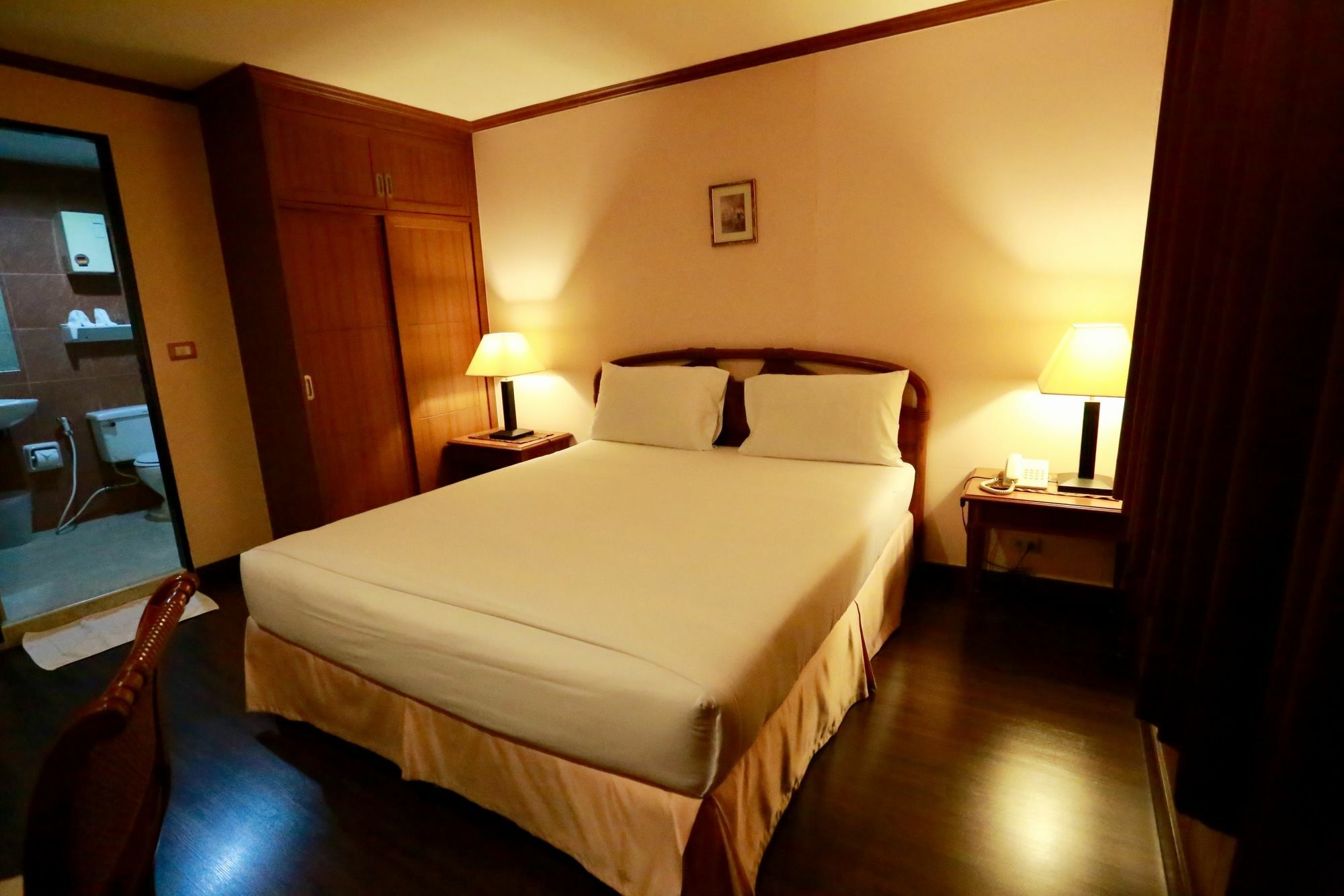 Travel Lodge Surawong (Adults Only) Bangkok Zewnętrze zdjęcie